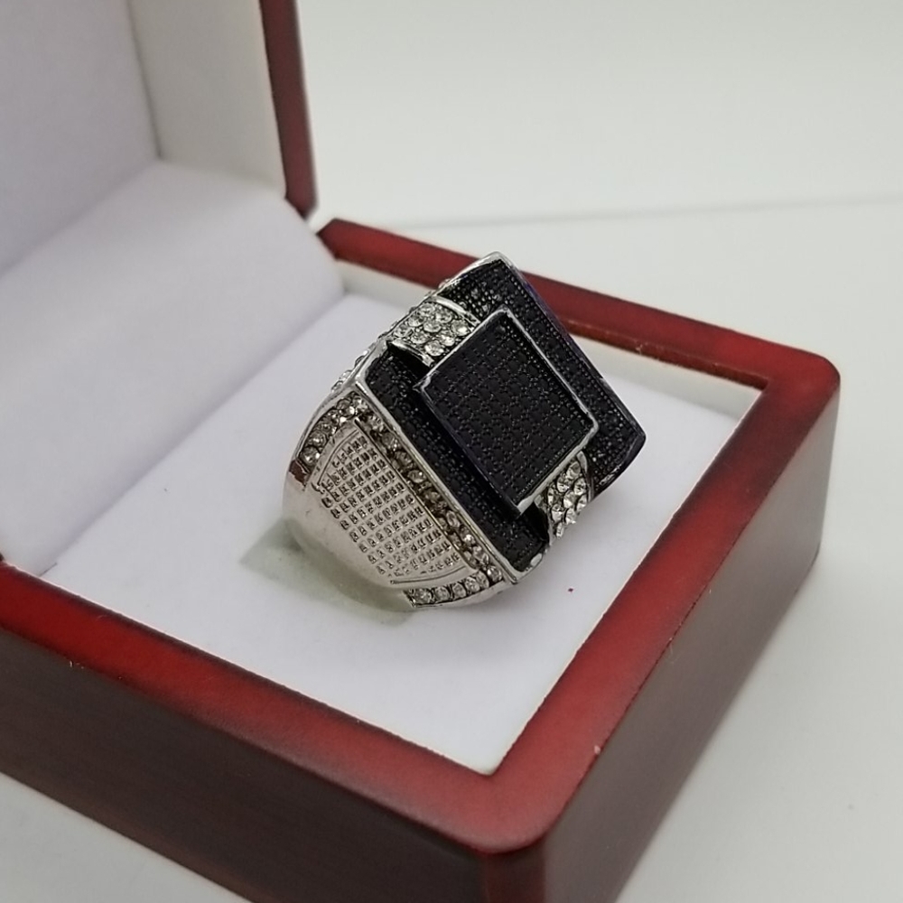 Mans ring - Picture 2 of 2